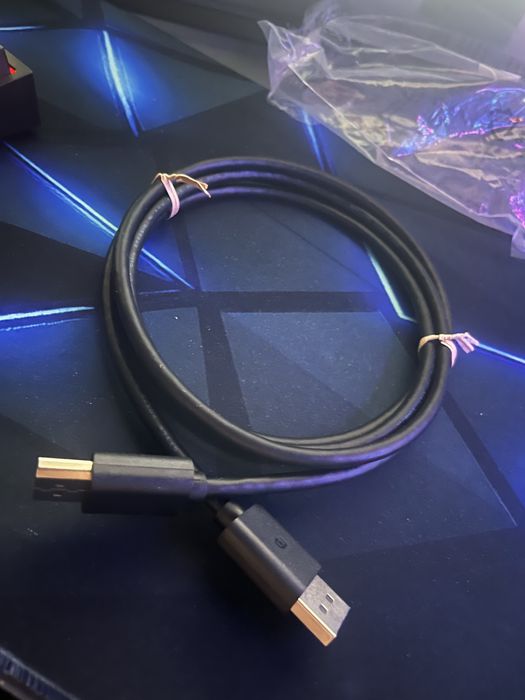 Kanel dvi-d  z dwóch stron