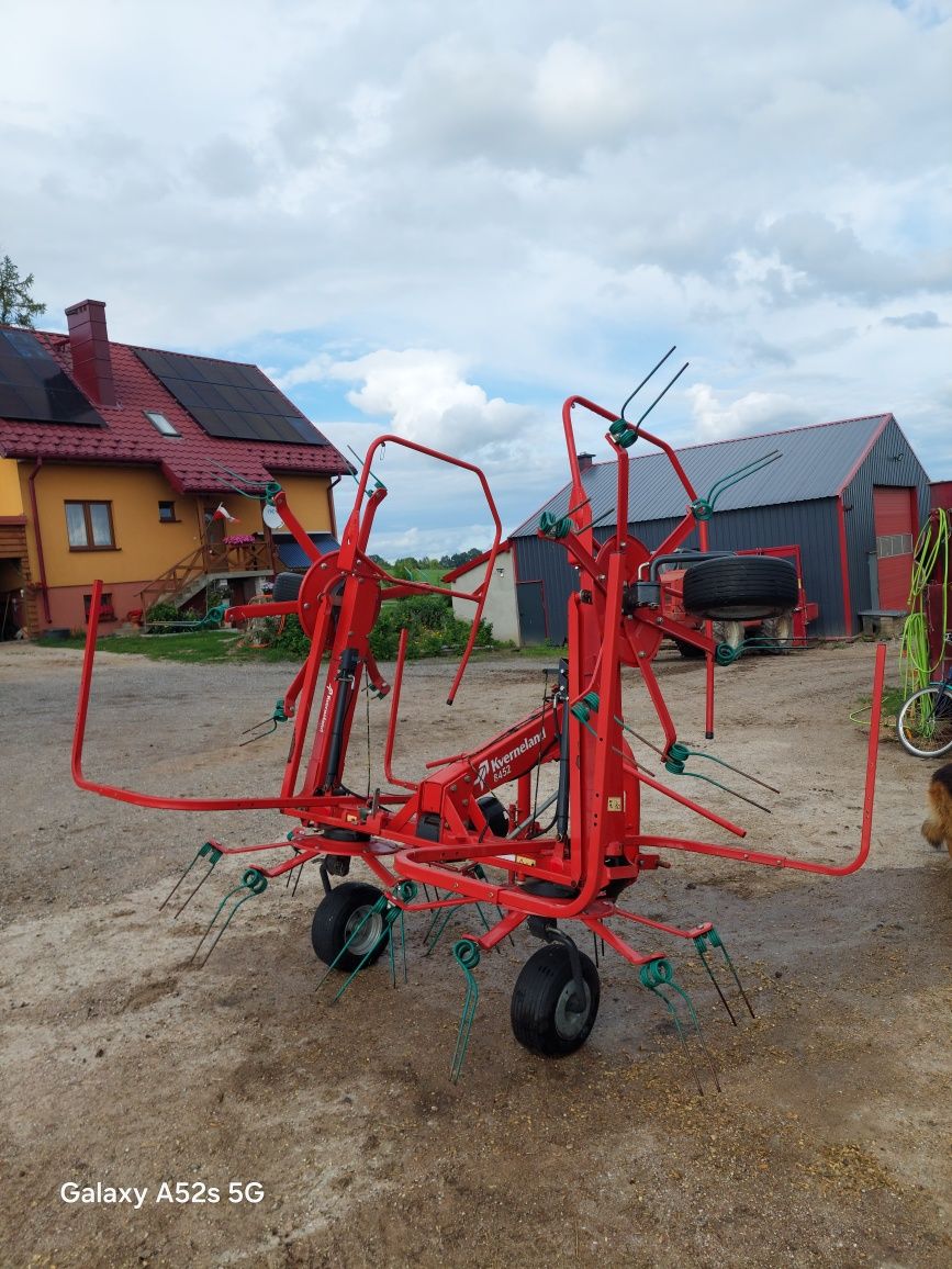 Przetrząsacz Kverneland 8452