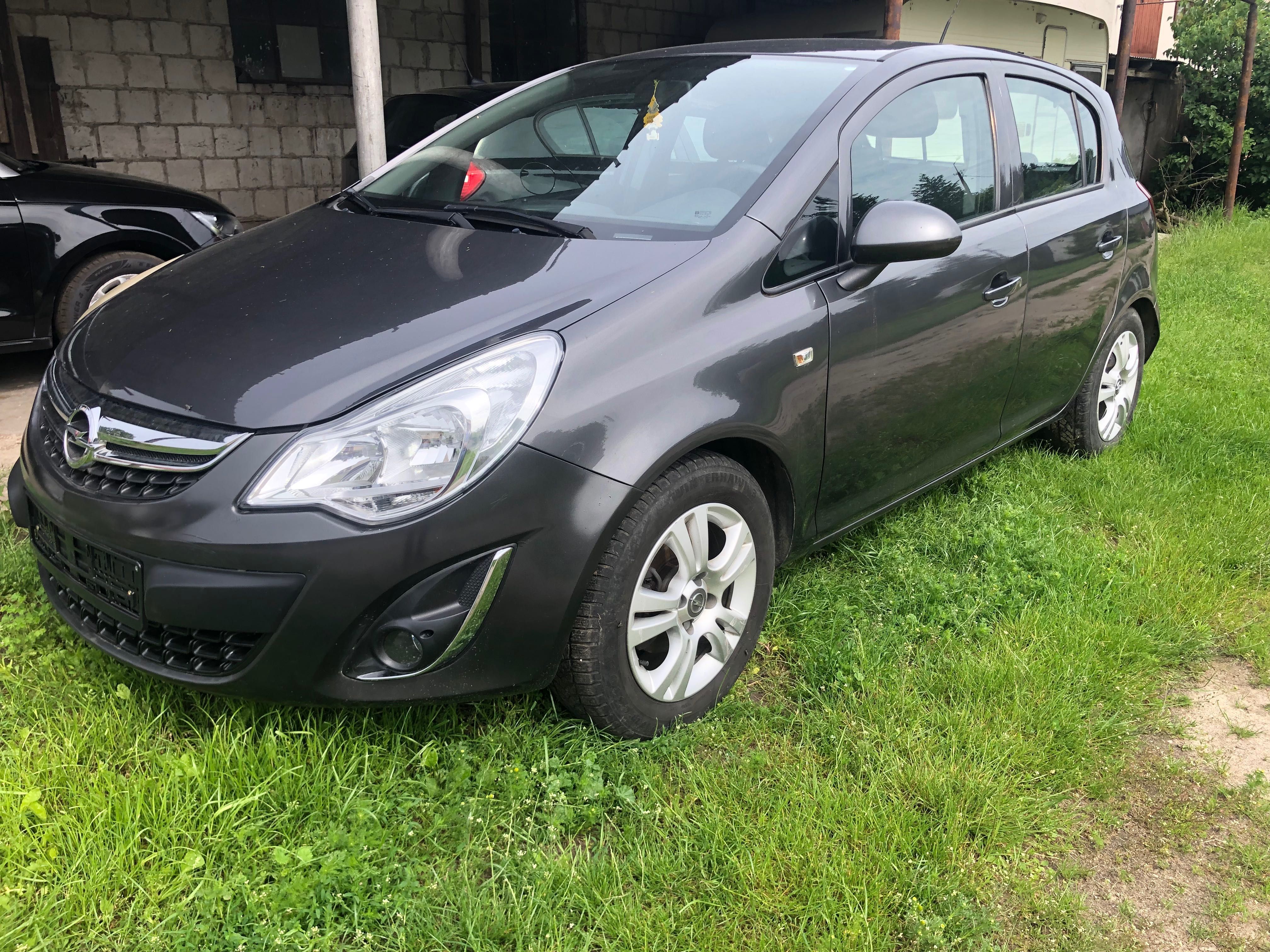 Corsa benzyna/gaz , mod 2012, lift, niski przebieg