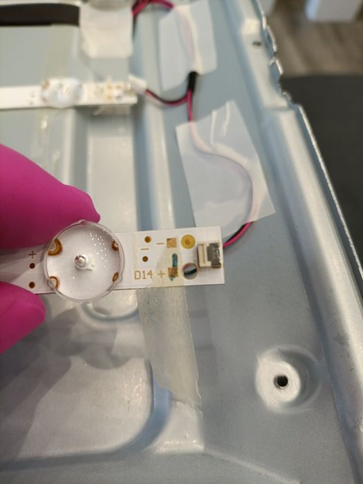 Listwy do podświetlenia matrycy PHILIPS 55" 55PUS8804 dłu.1132mm