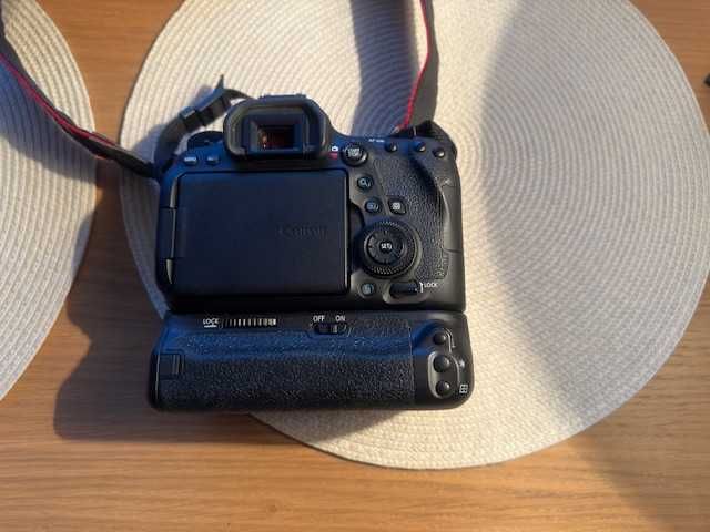 Canon 6 d MK II -jak nowy z gripem