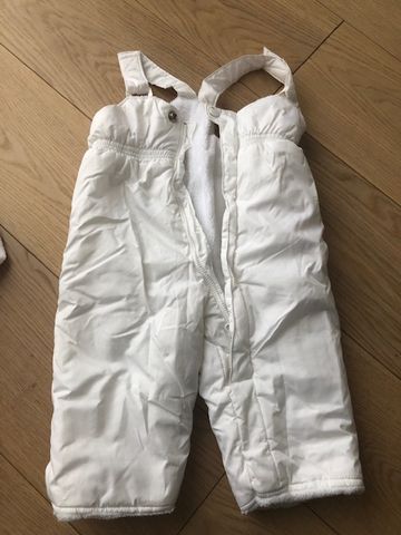 biały kombinezon - 2 części: kurtka, spodnie+czapeczka i rękawiczki