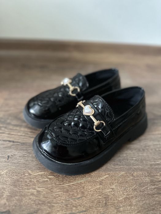 Туфлі лофери лакові 32 р