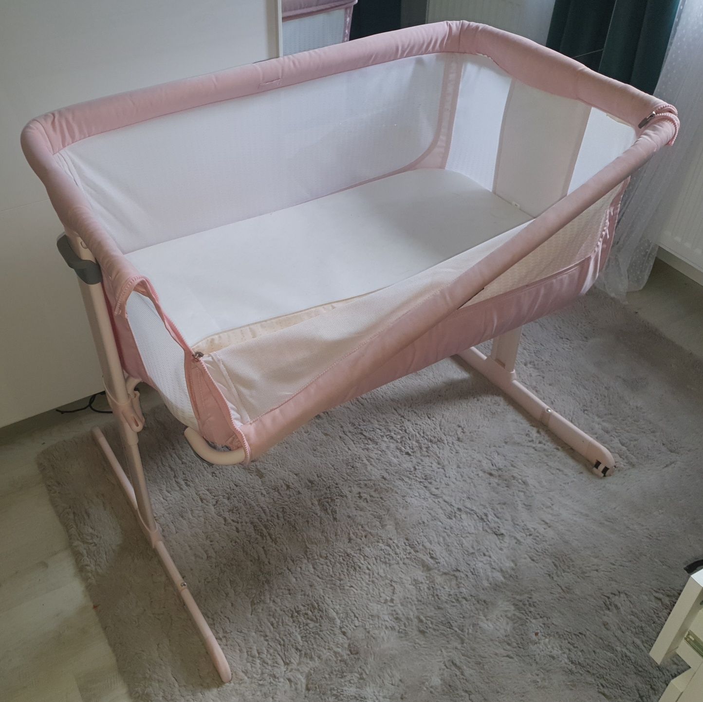 Łóżeczko Dostawne Chicco Next2Me Air różowe.