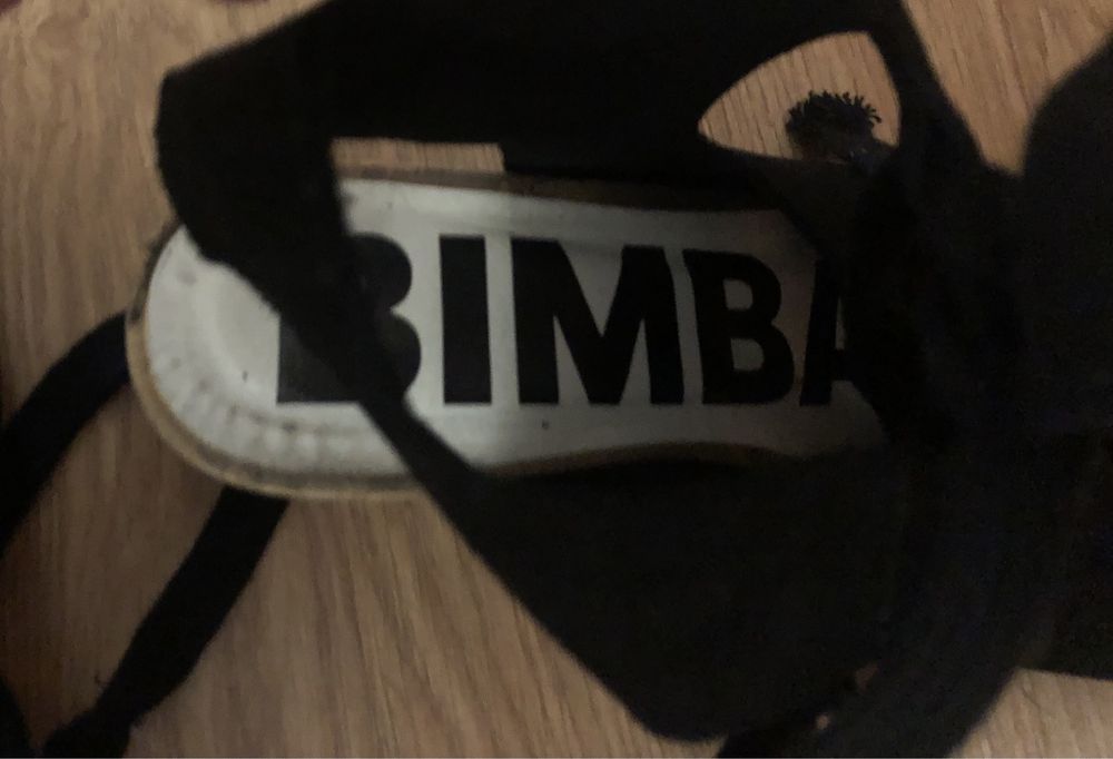 Bimba y Lola Sandalia tiras, salto em cortiça, usadas