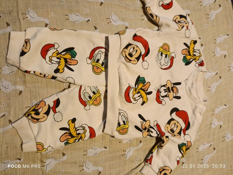 Świąteczny komplet bluza i spodnie rozmiar 68