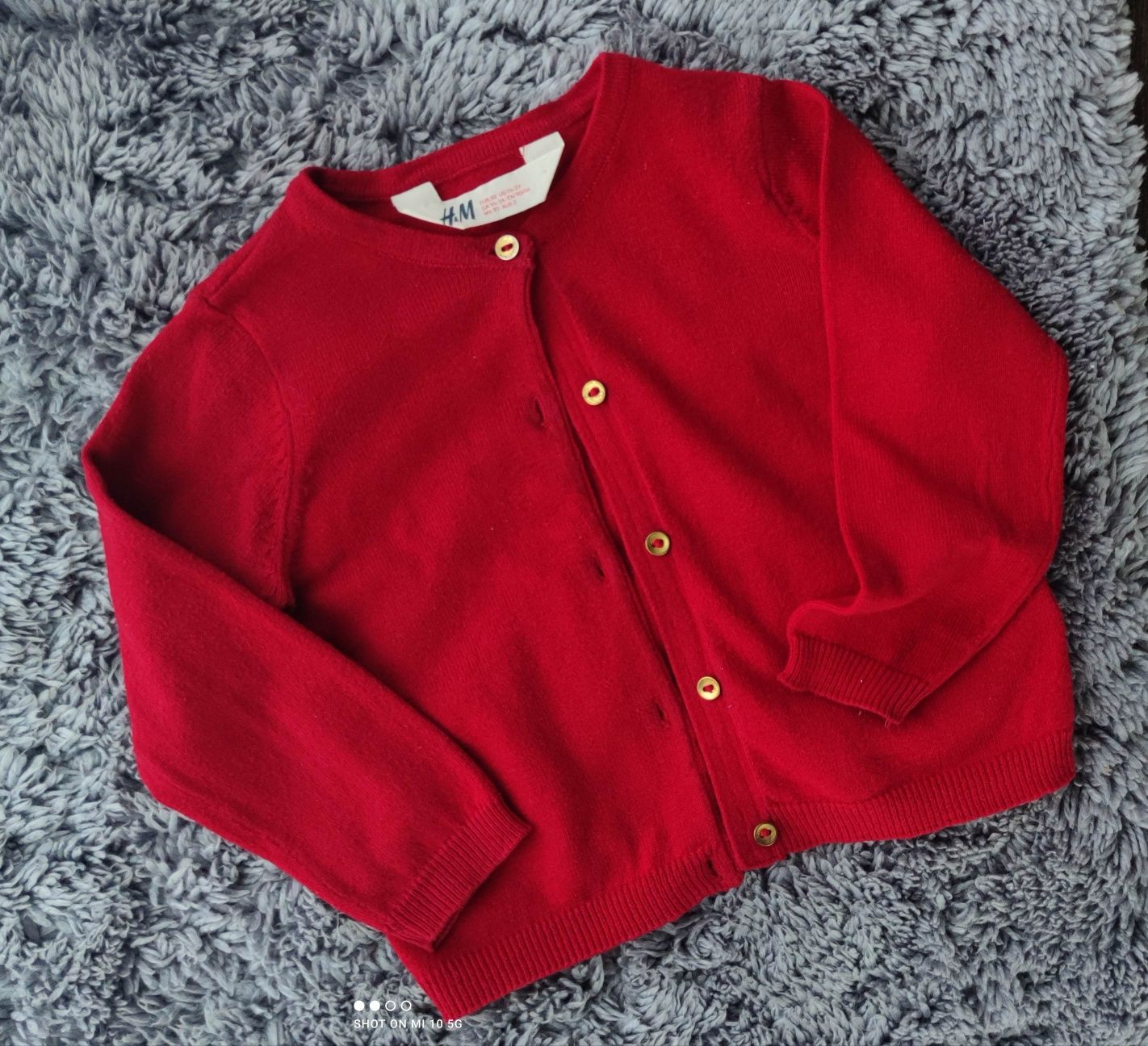 H&M sweterek czerwony guziczki 92