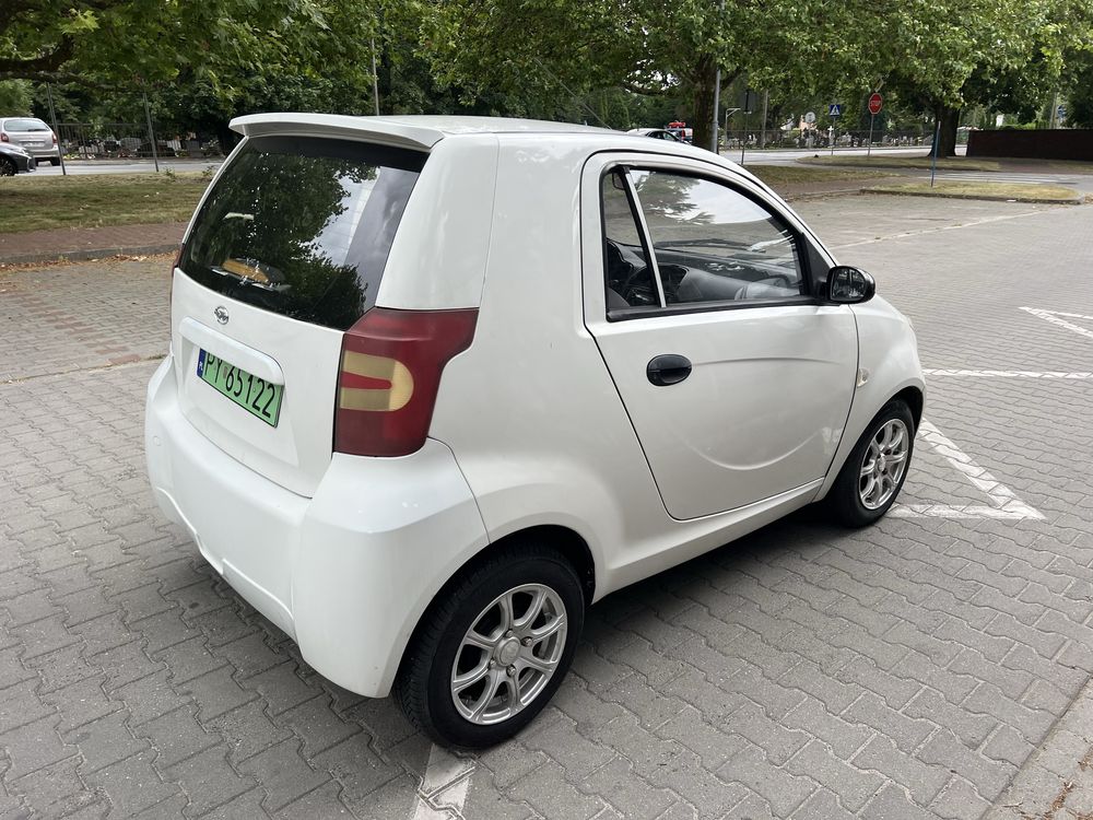 Tangjunouling. Samochód elektryczny.