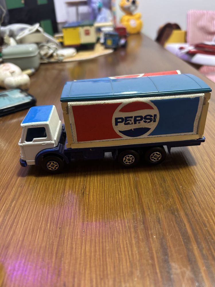 Matchbox Superkings Pepsi Cola Ford D