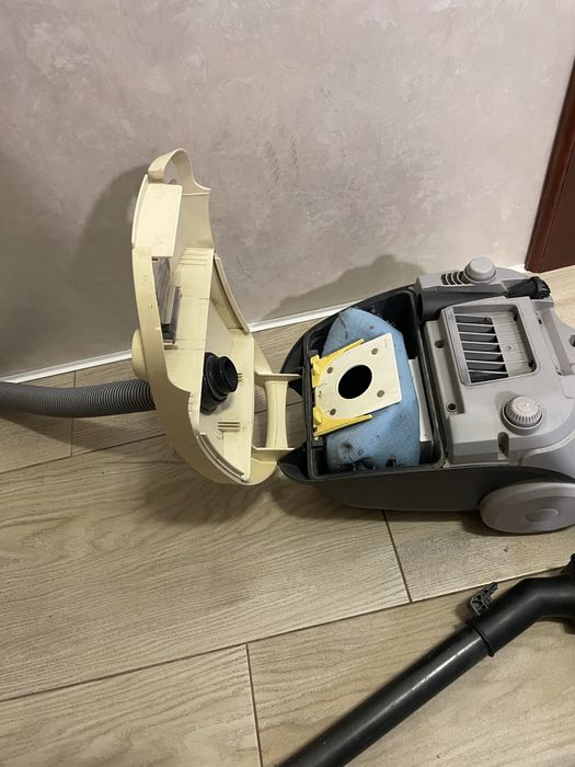 Пилосос Samsung VCC4141V3N пилесос порохотяг робочий