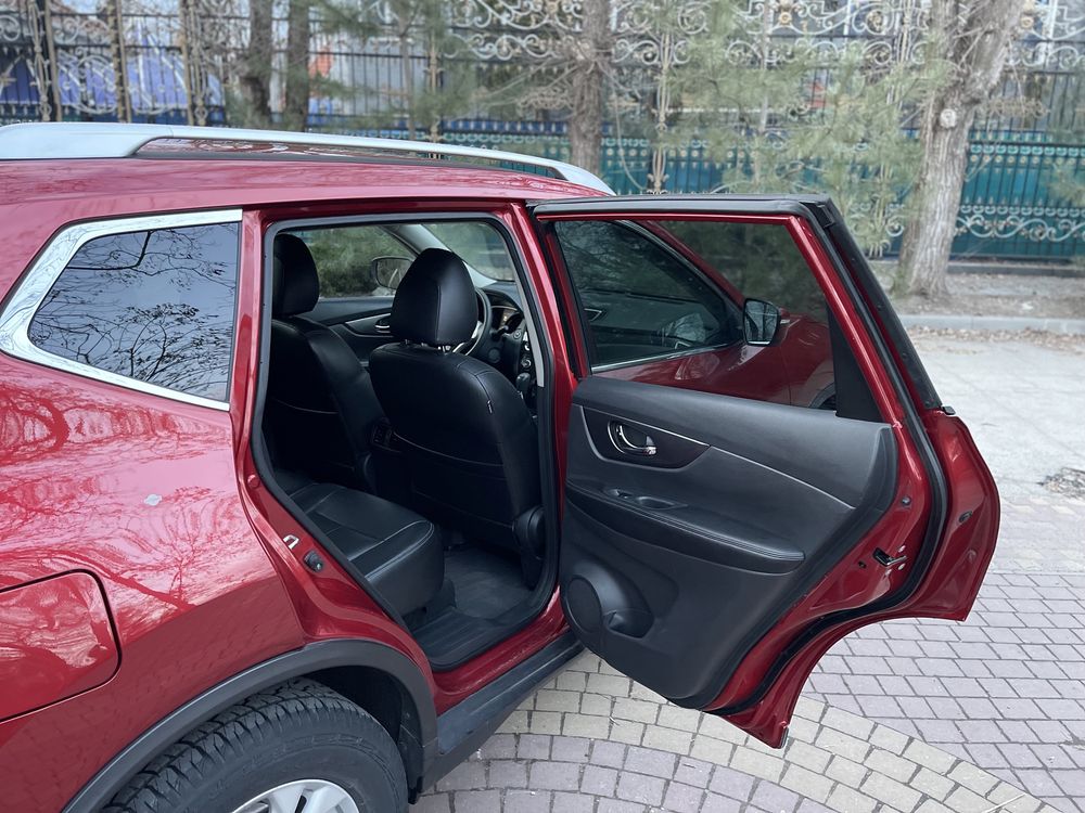 Nissan Rogue 2.5 4WD AUTOMAT