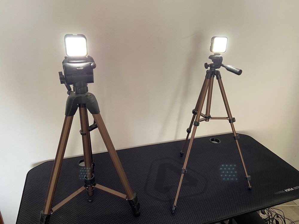 Vendo 2 tripe e 2 luz HAMA