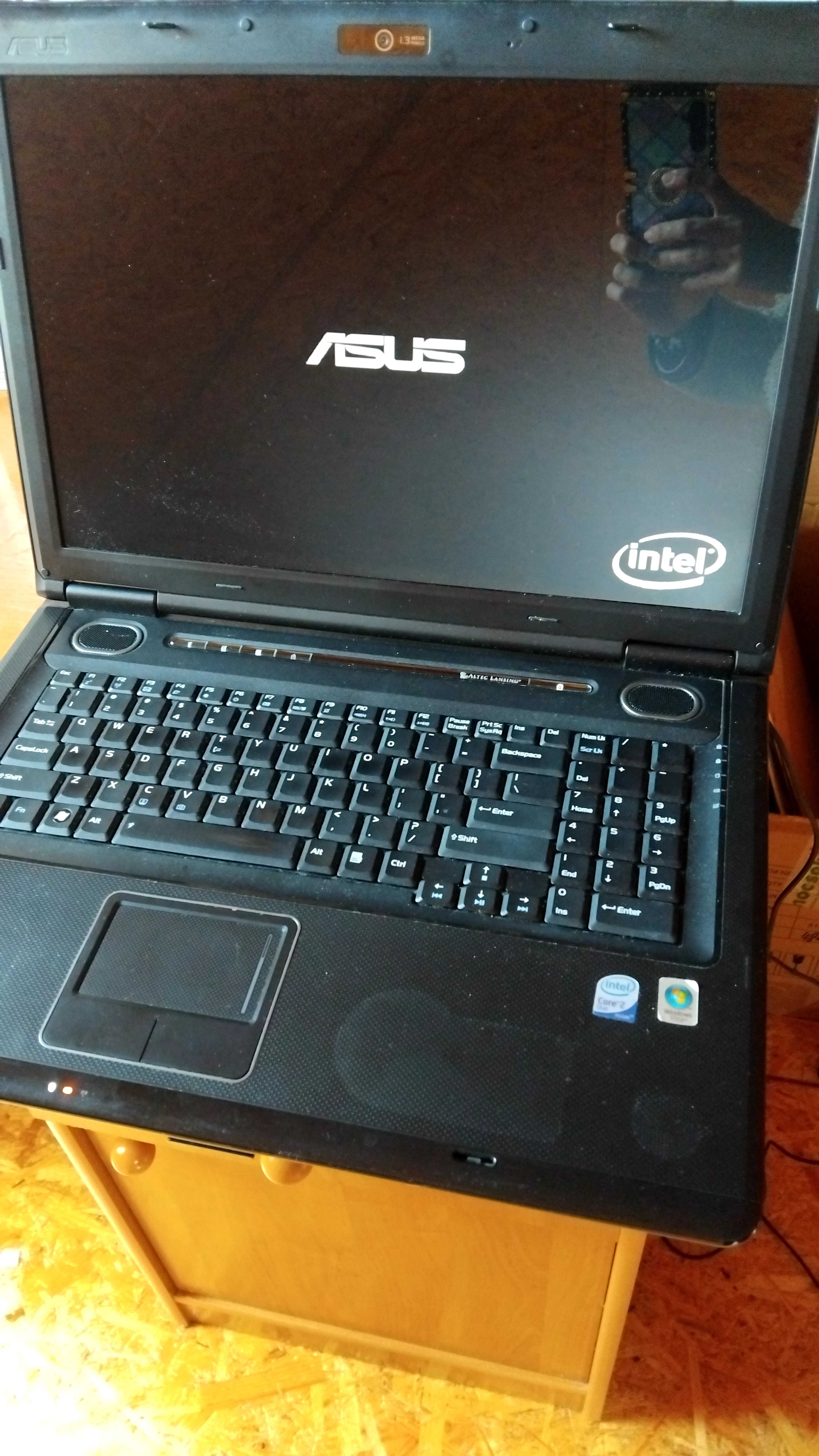 Laptop Asus uszkodzony