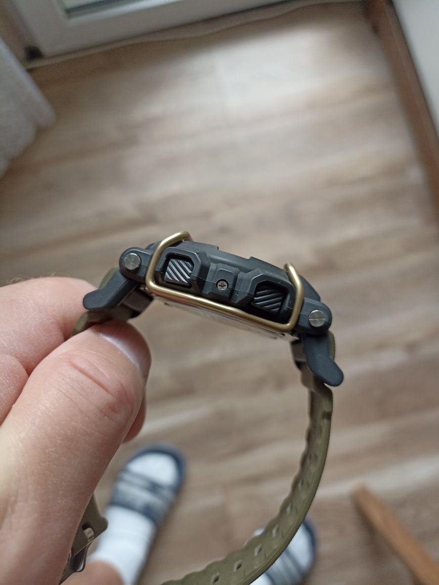 Casio G Shock GD 400-9DR.  Używany