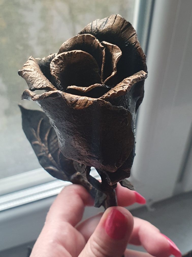 Роза ручная работа из бронзы