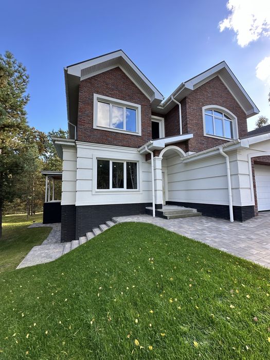 Продаж готового будинку 412 м2 під ремонт у КМ Green Hills (Київ 10км)