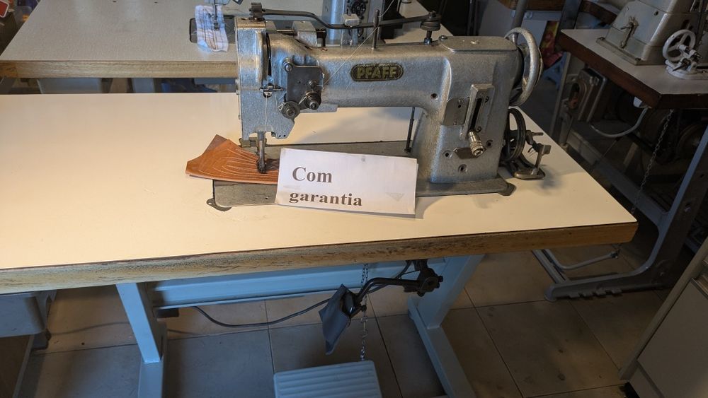 Máquina  costura triplo arrasto Pfaff 145 motor monofásico com revisão