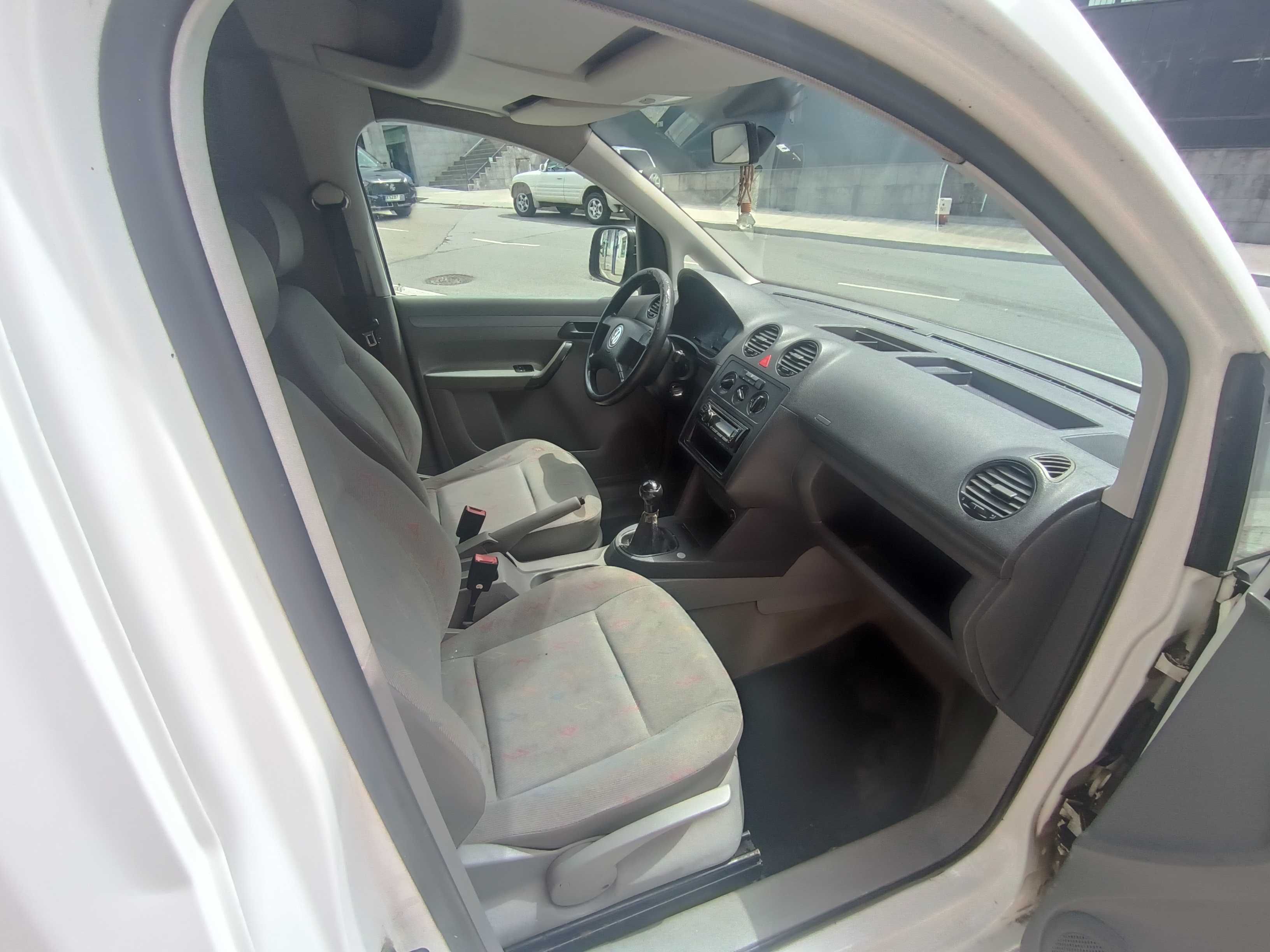 VW CADDY 2.0 SDI DE 2004 atmosférica 3000€