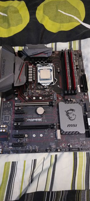 I5 7600k + MSI z270 gaming M3 + 16gb RAM