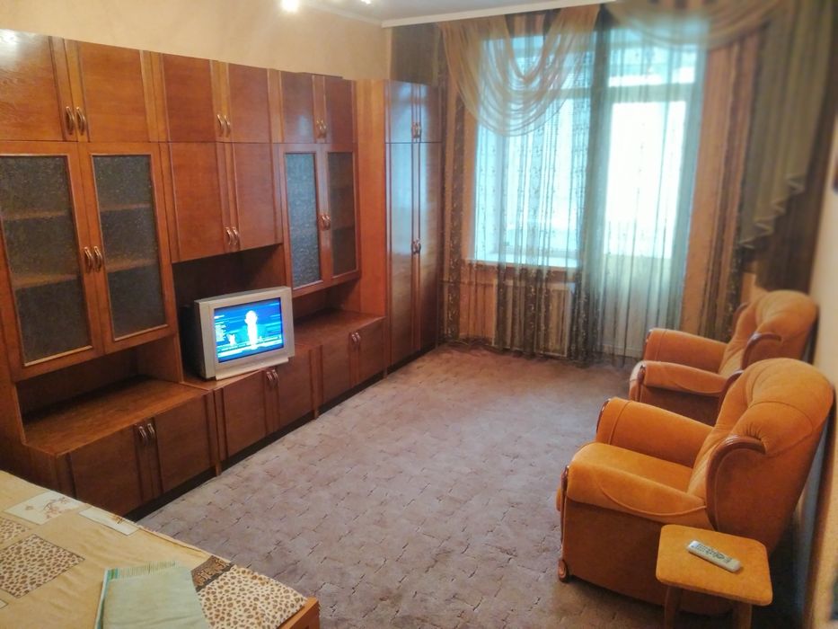 Квартира погодинно, подобово в районі  ТЦ"Дастор"