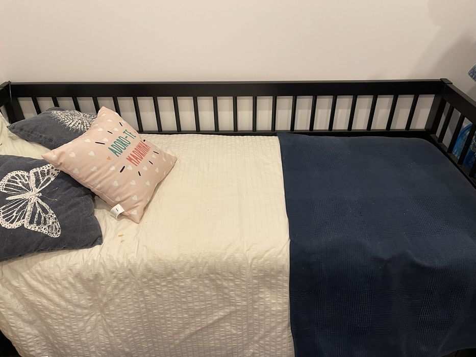 Cama HEMNES com duas gavetas