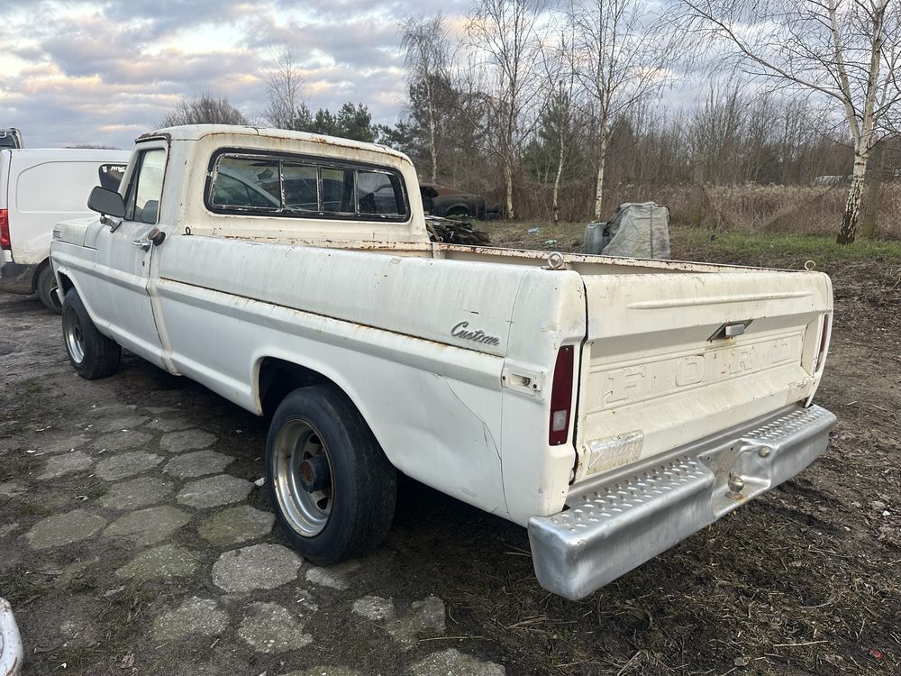 Ford F250 pickup 5.9 V8 automat RWD 1970r
