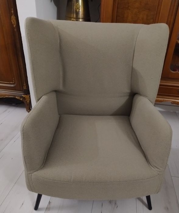 Krzesła komplet cztery sztuki