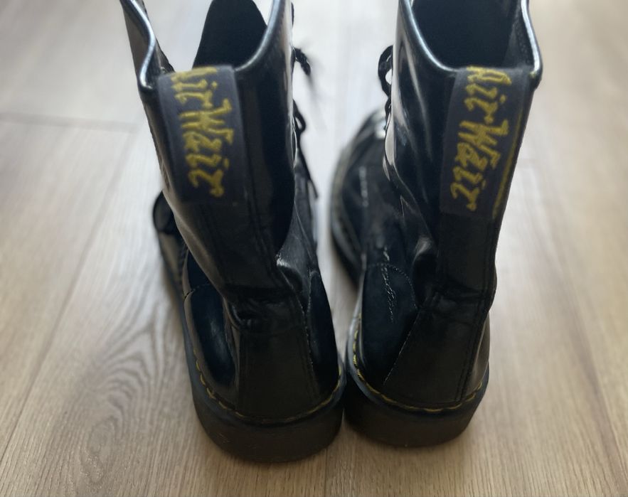Buty glany trapery Dr. Martens model 1460 błyszczące