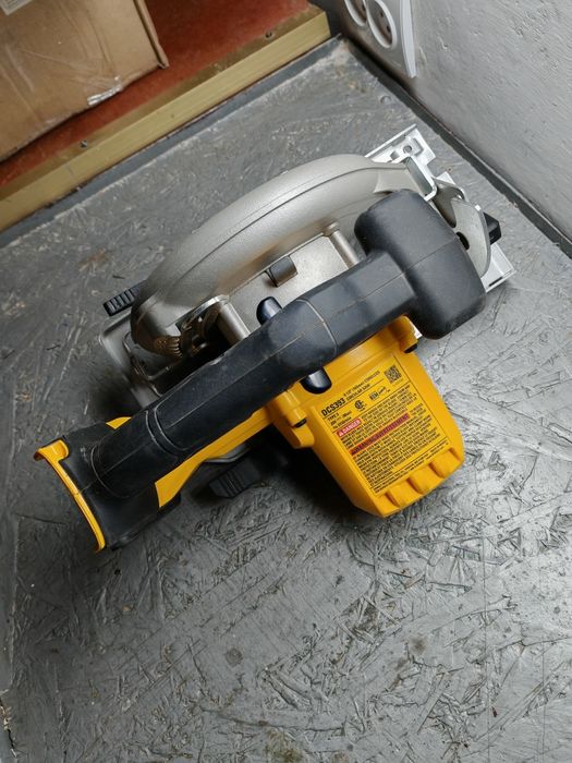 Акумуляторна пила Dewalt Dcs393 20v usa сша