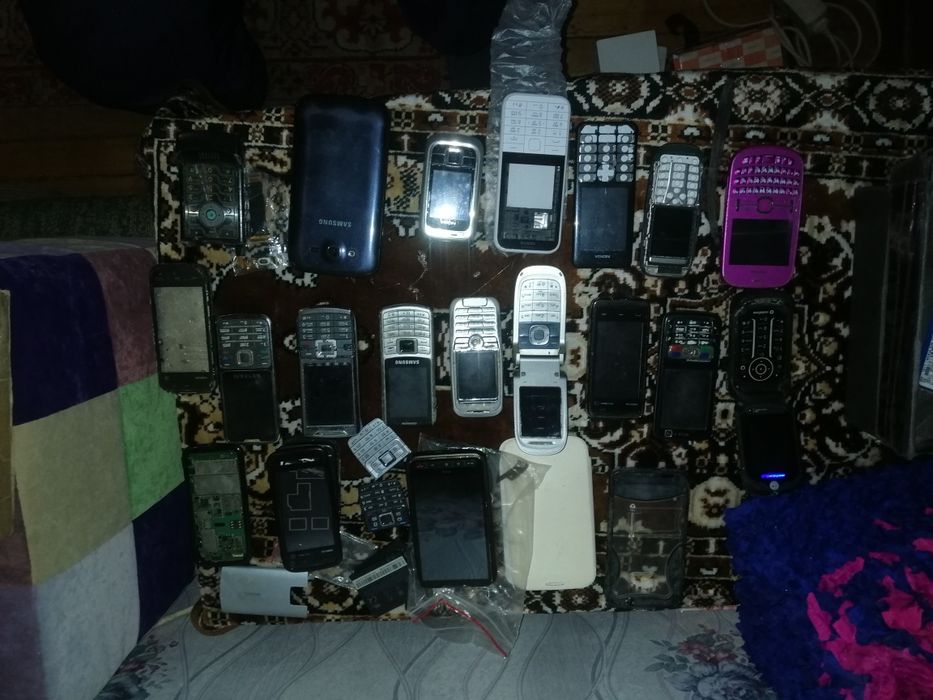 Продається лот телефонів Самсунг, нокіа, нтс, і інші.