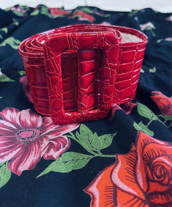 Pasek czerwona lakierowana eko skora krokodyl uniwersalny 85 90 95 cm