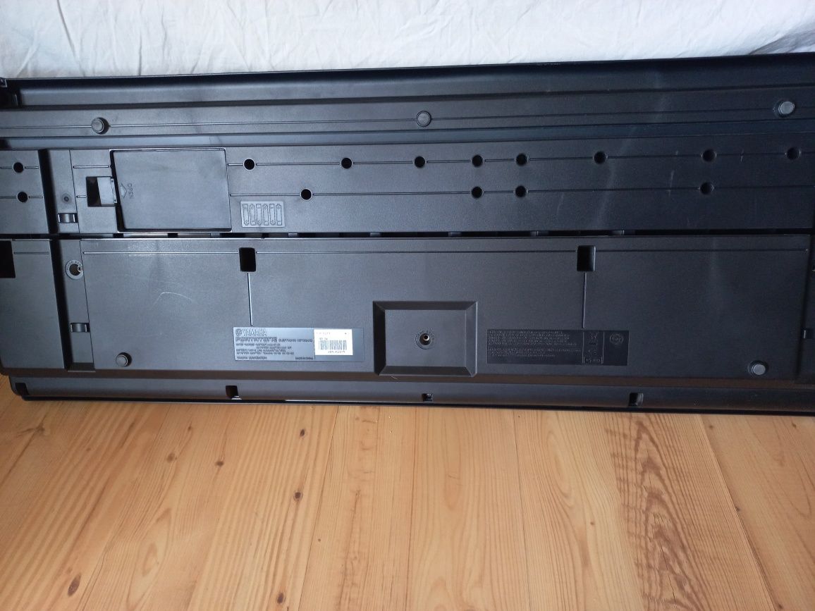 Yamaha keyboard PSR E 213