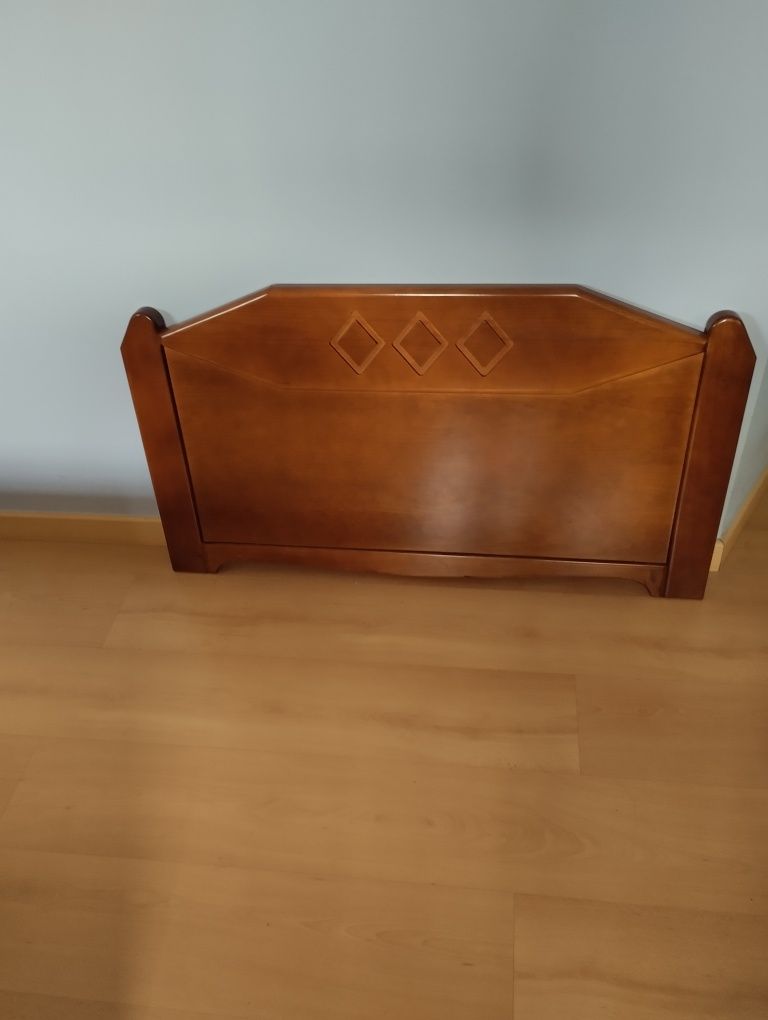 Cama de solteiro em bom estado