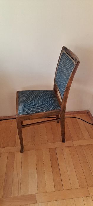 Krzesła pokojowe drewniane tapicerowane