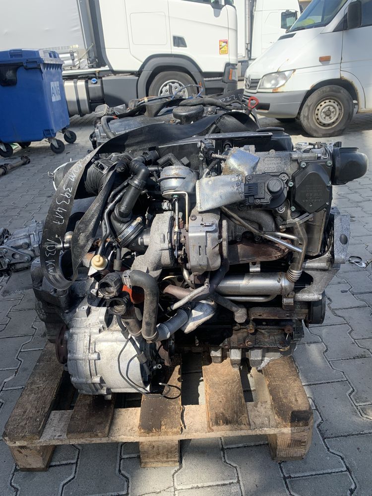 Двигун мотор двигатель BMM VW Golf 5+ 2.0tdi