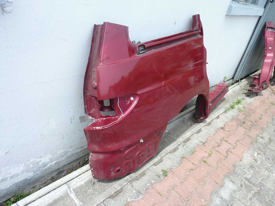 Toyota Previa ćwiartka tył prawa lewa w Super Stanie