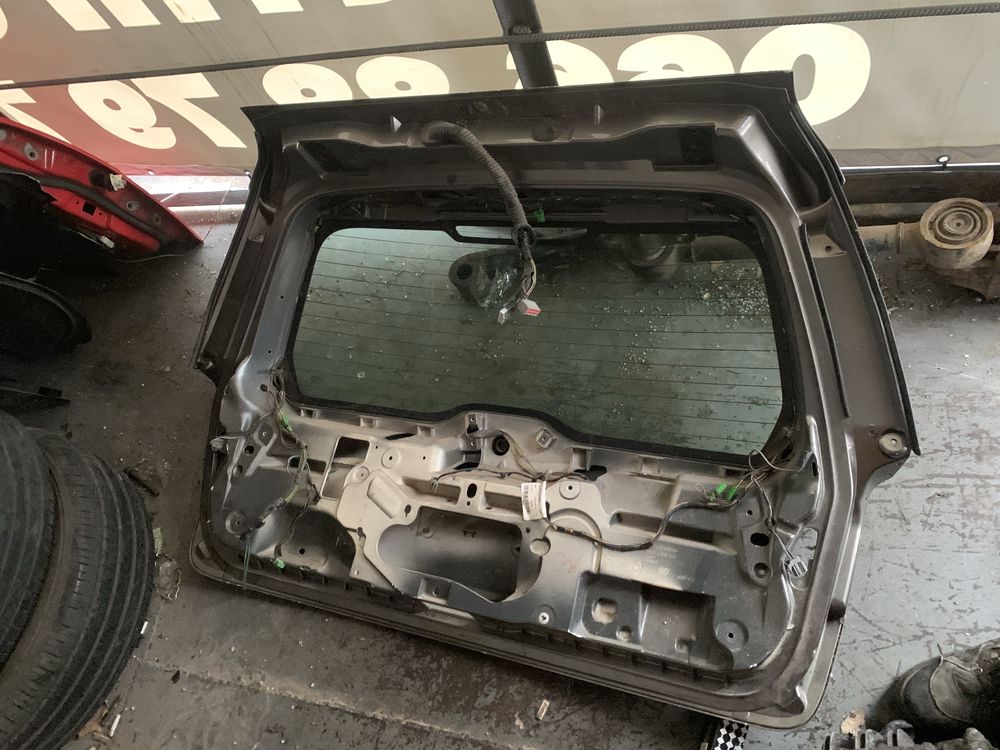 Кришка багажника Volvo XC70 V70
