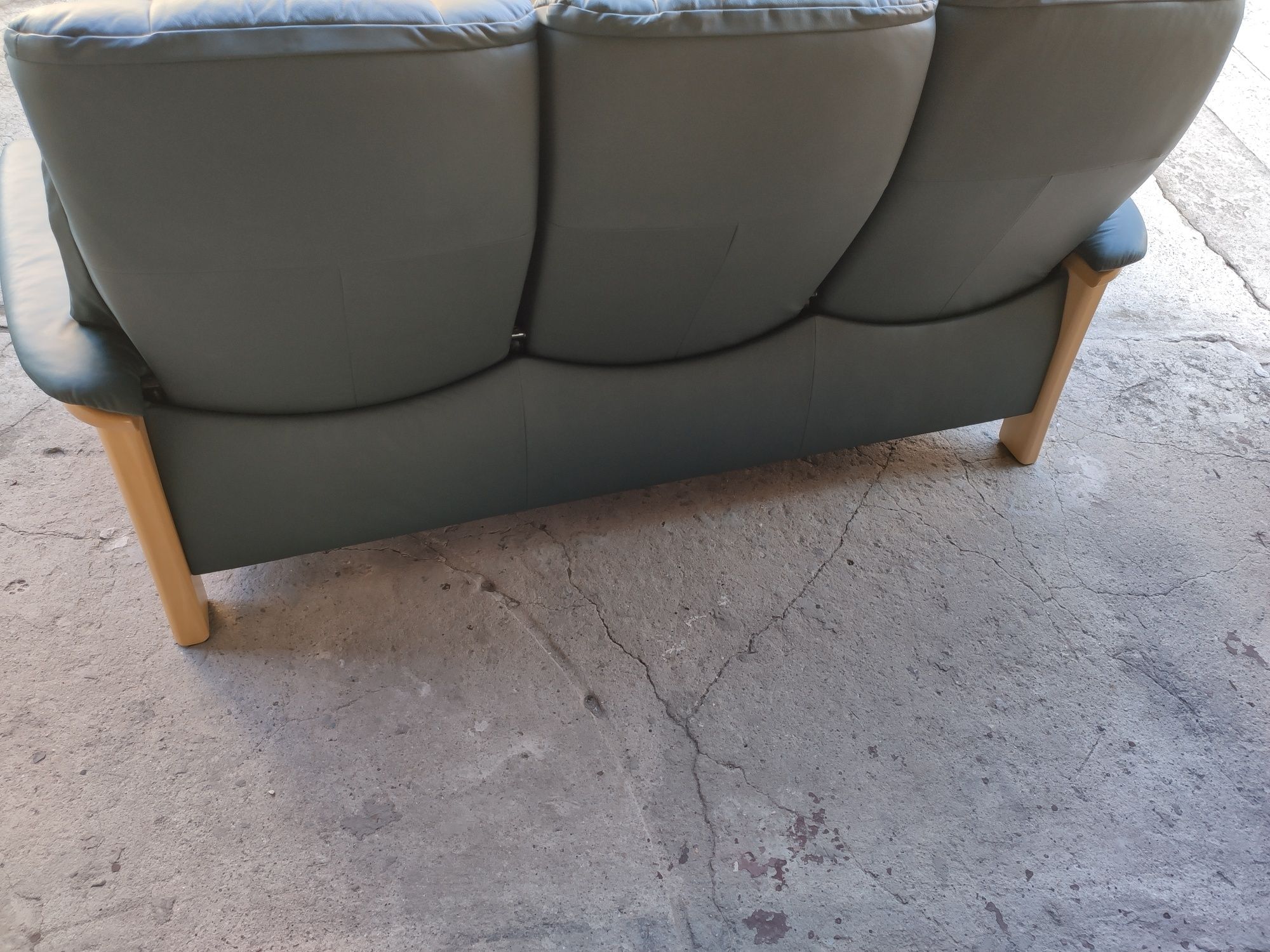 Sofa skóra wypoczynek funkcja relax