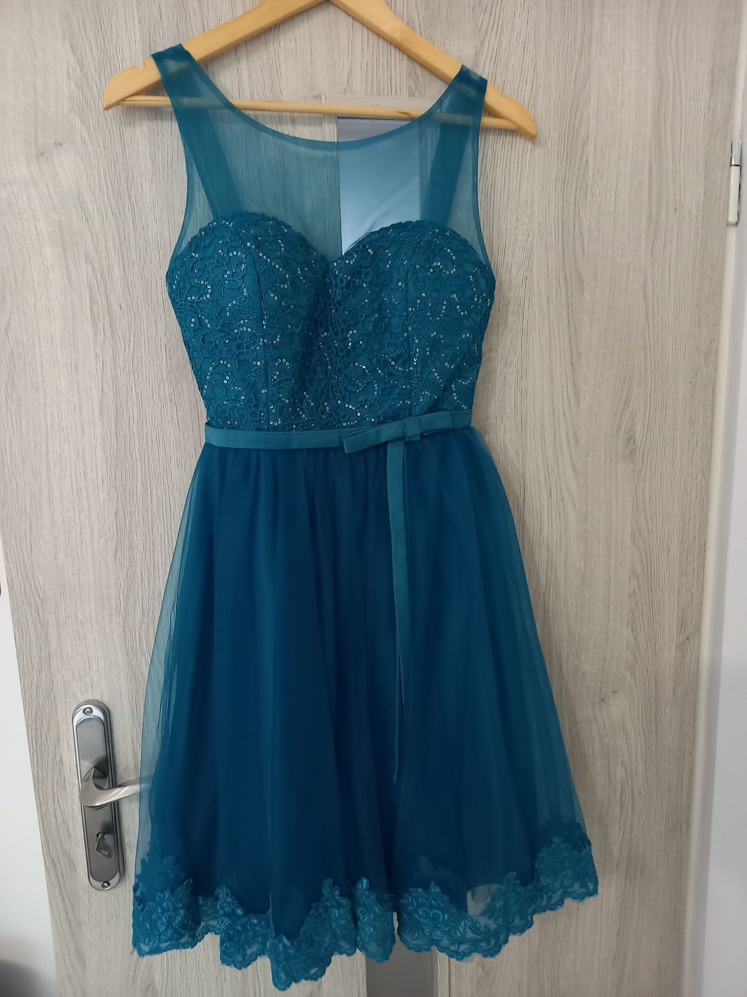Sukienka wieczorowa rozmiar M/L