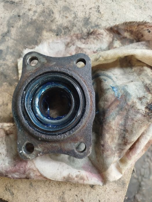 Продам ступицу на Форд Сиерра