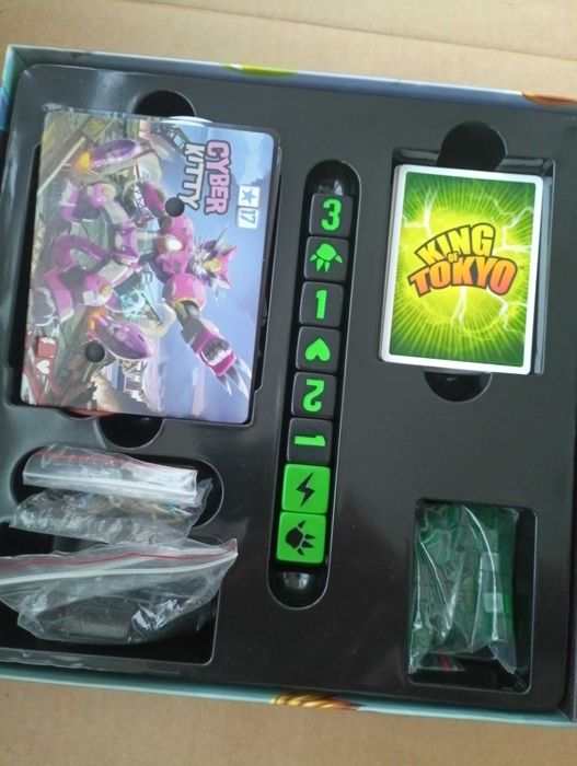 Настольная игра Повелитель Токио (King of Tokyo)