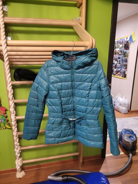 Куртка жіноча демісезон,розмір S,чудовий стан