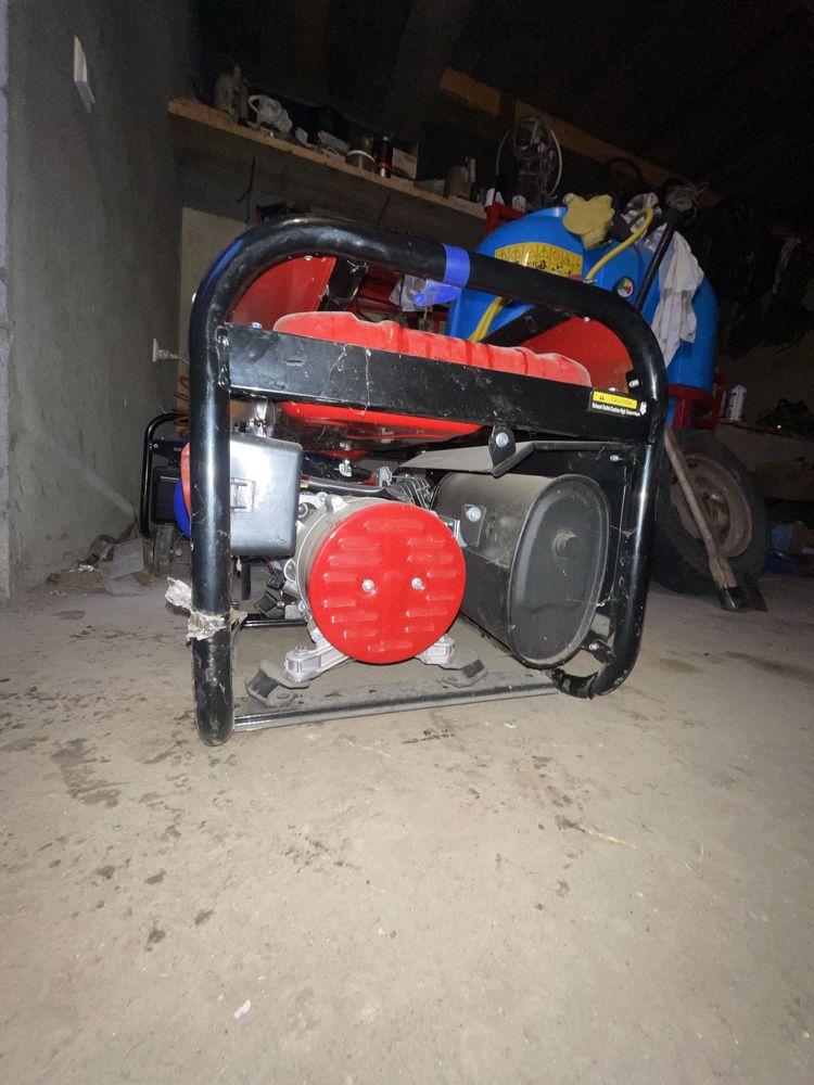 Продам бензиновий генератор Kraftech KT-9500