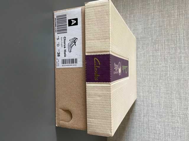 Sapatos clarcks chorus halo