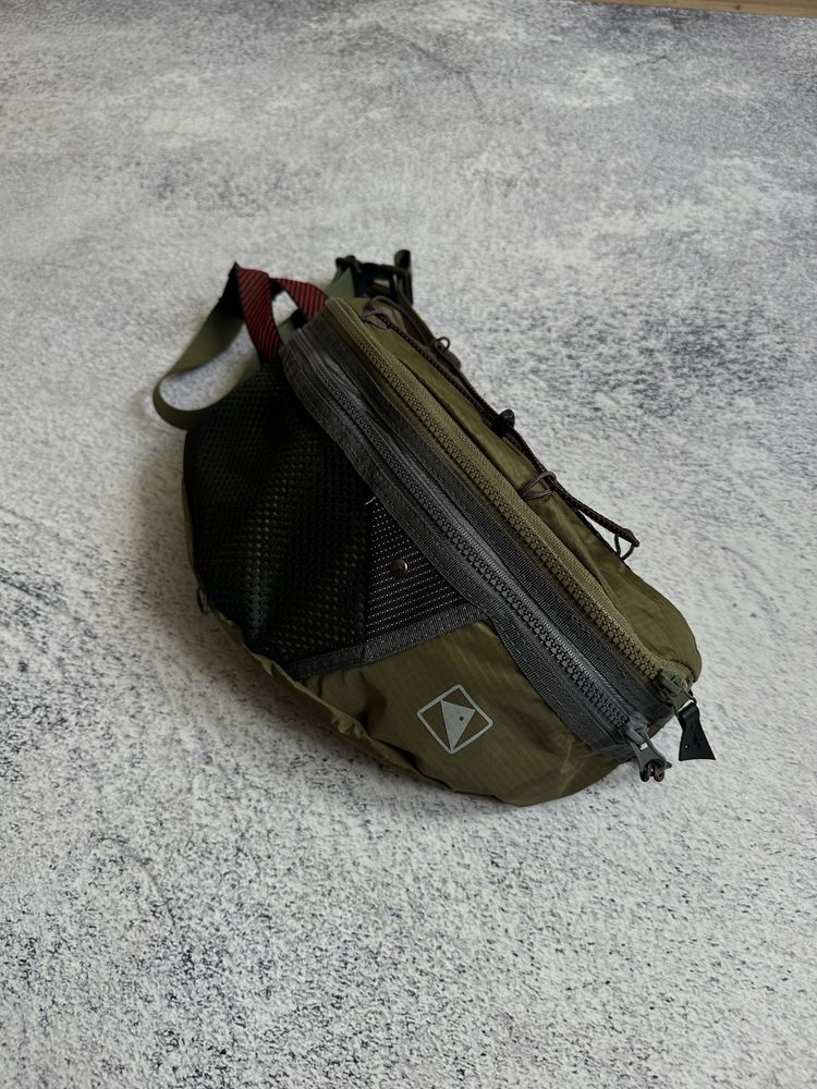 Бананка Klattermusen 4L Хакі кольору