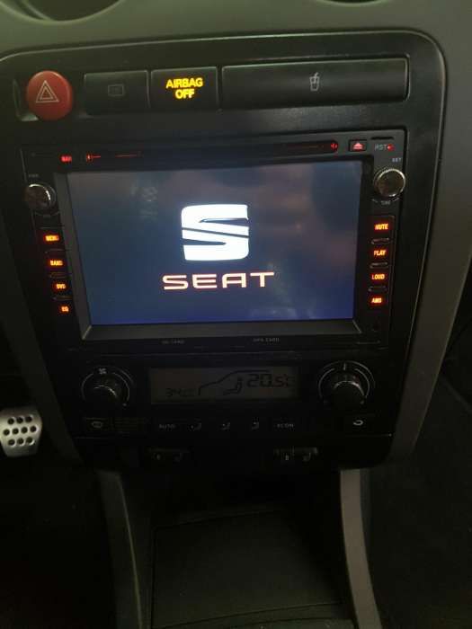 Rádios Novos GPS DVD VW Seat Skoda Peugeot e Ford medida exacta