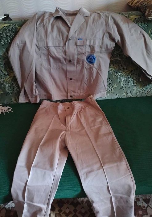 Спецодежда бежевого цвета разм 54-56