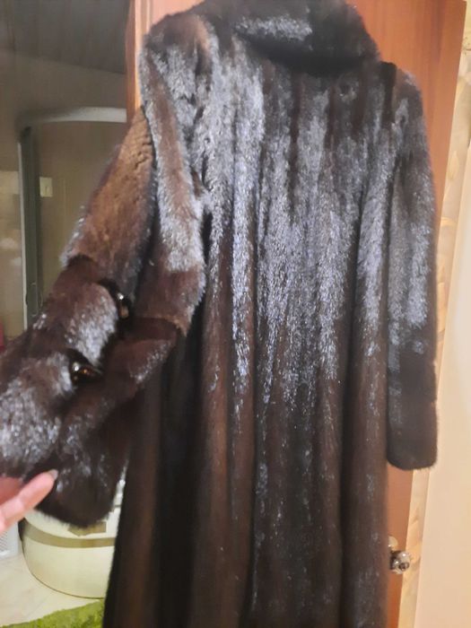 Шуба норкова.Вживане.48 розмірСтан ідеальний.