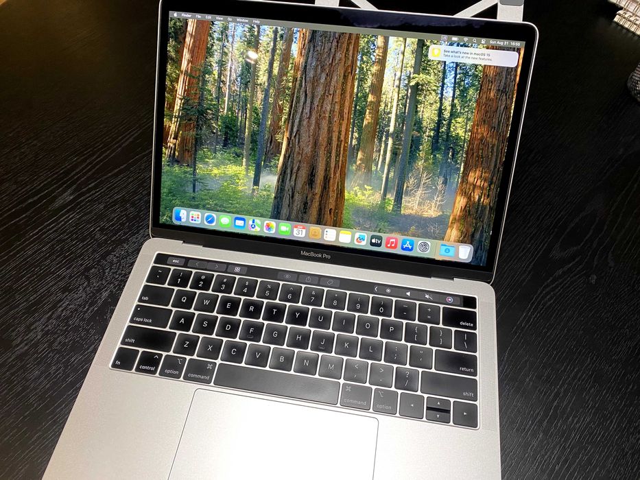 Macbook Pro 13" 2019 touchbar 8/256GB ANSI Layout