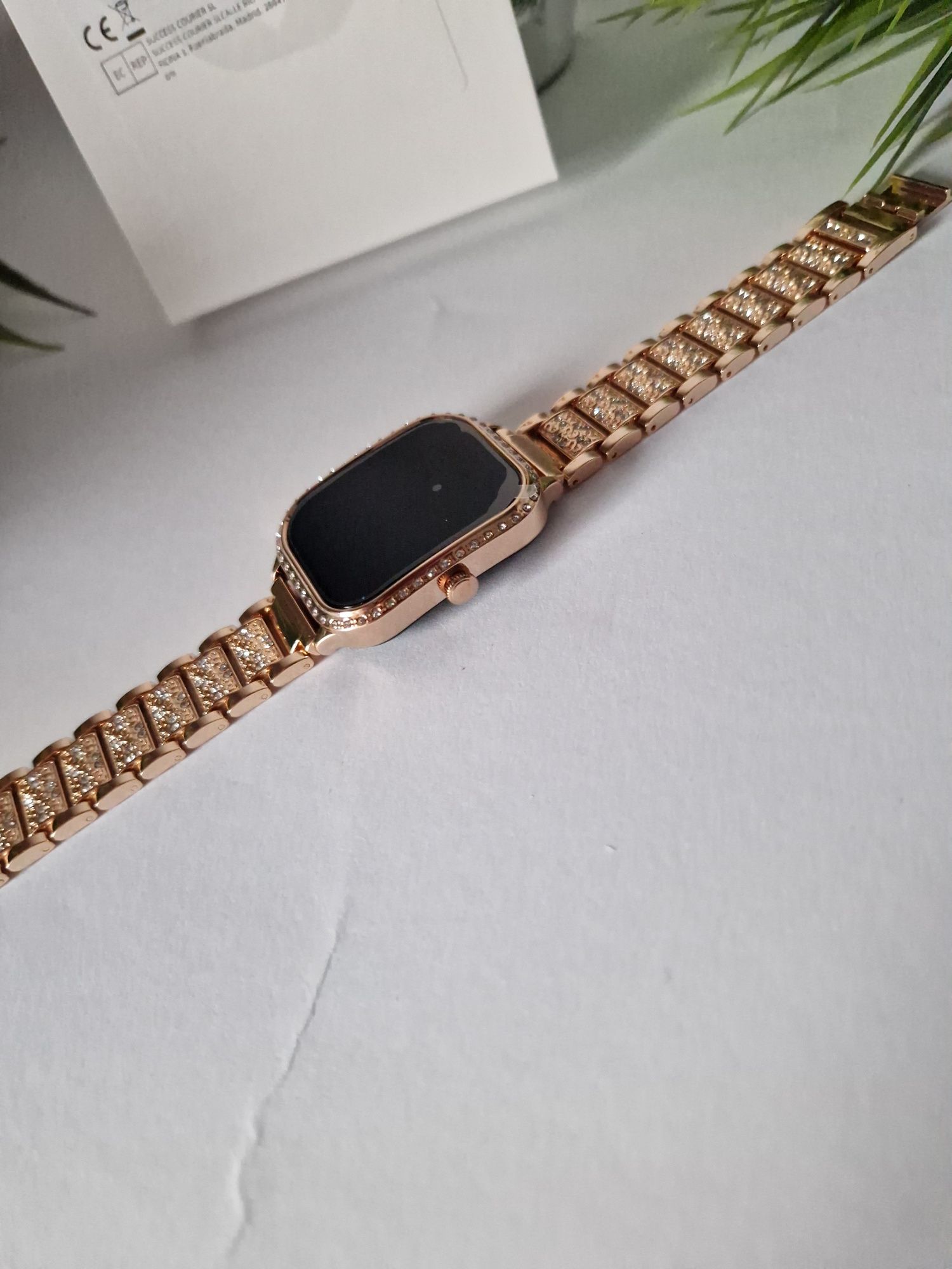 Smartwatch złoty, komplet dwa paski
